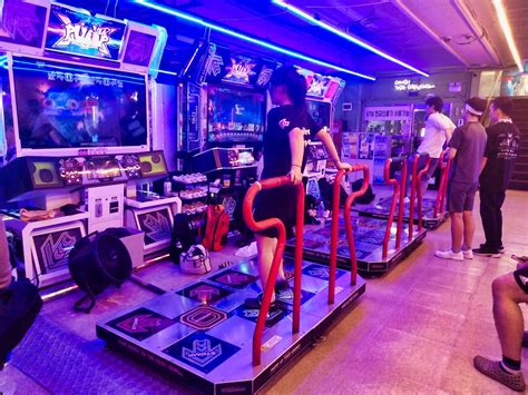 Pump It Up: De Koreaanse Arcade-Hit Voor Een Onvergetelijke Danservaring!