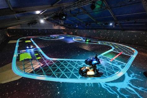  Z Race: A Chaotic Arcade Racing Experience for Adrenaline Junkies!